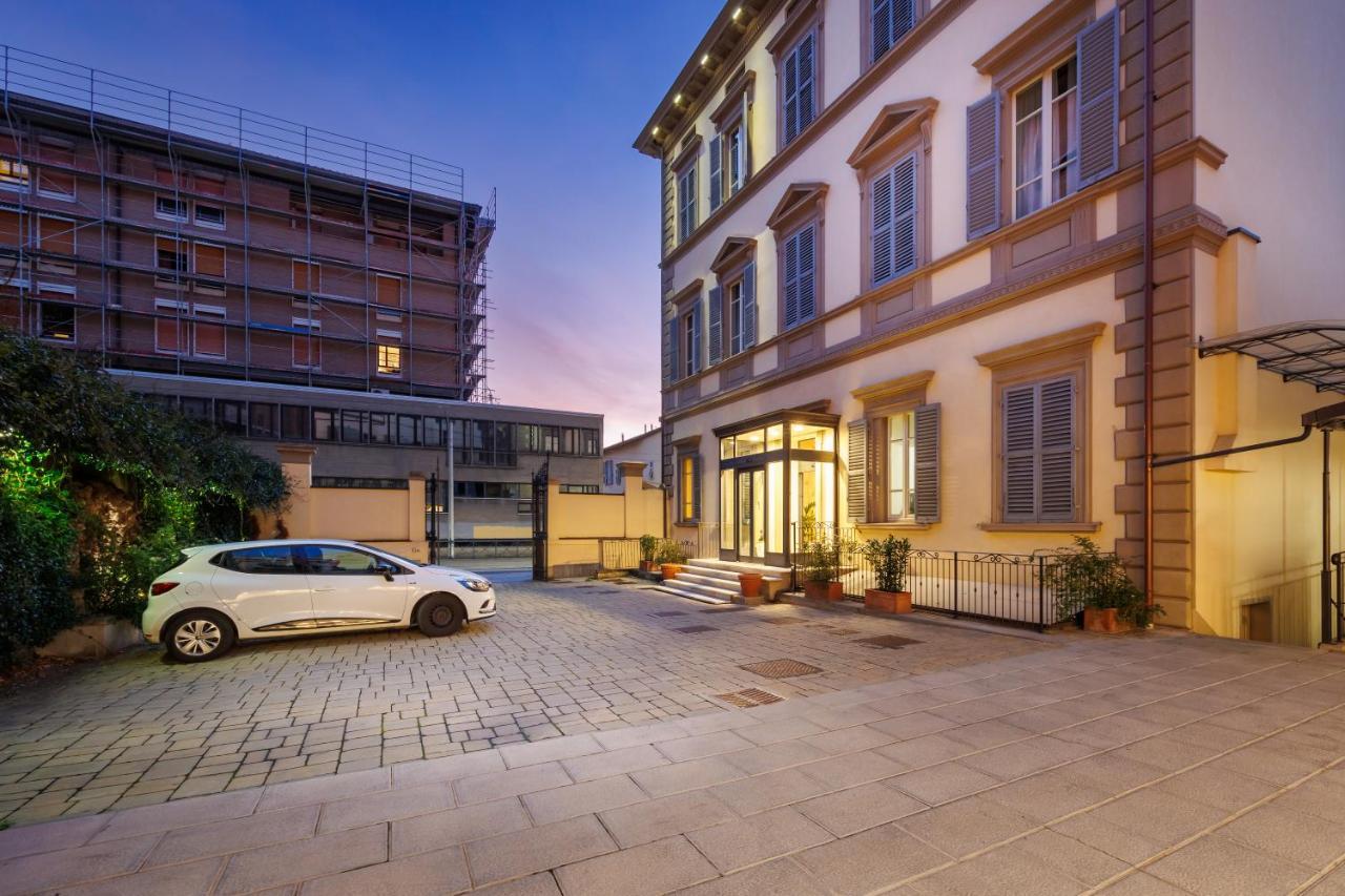 Embassy Florencia
